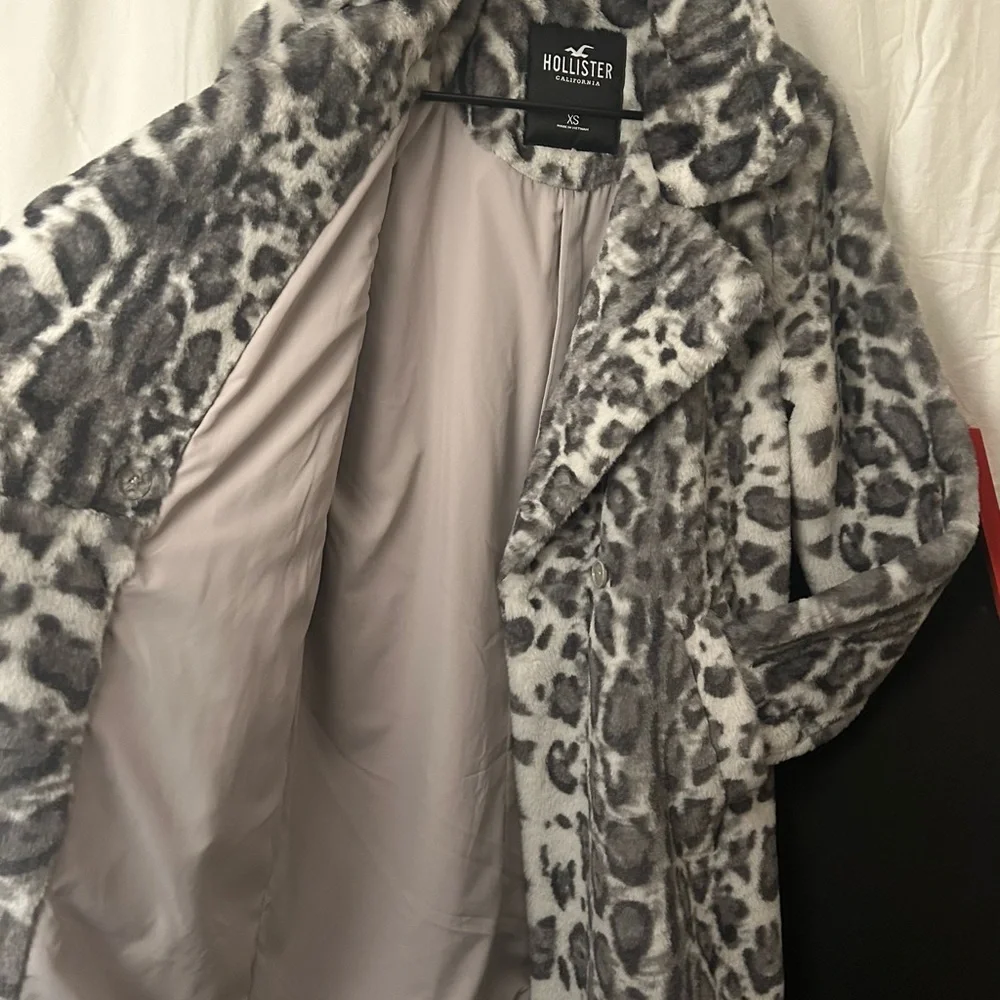 Hollister Gray Teddy Jacket Plush Faux Fur - Picture 3 of 4